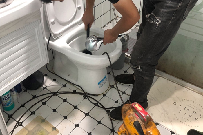 樟木头镇疏通下水道