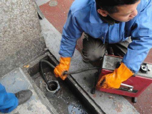 樟木头镇疏通下水道