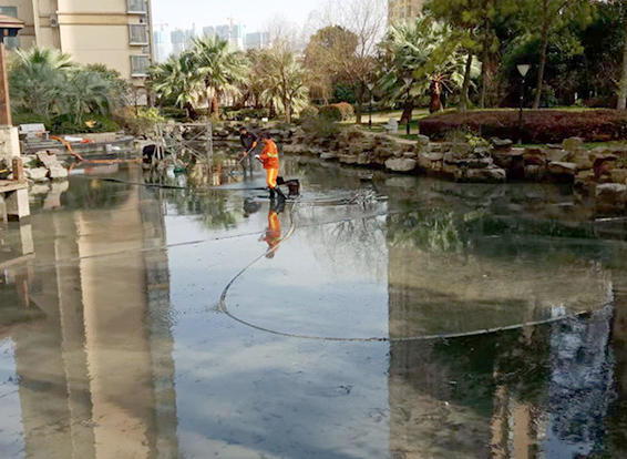 樟木头镇景观池淤泥清理